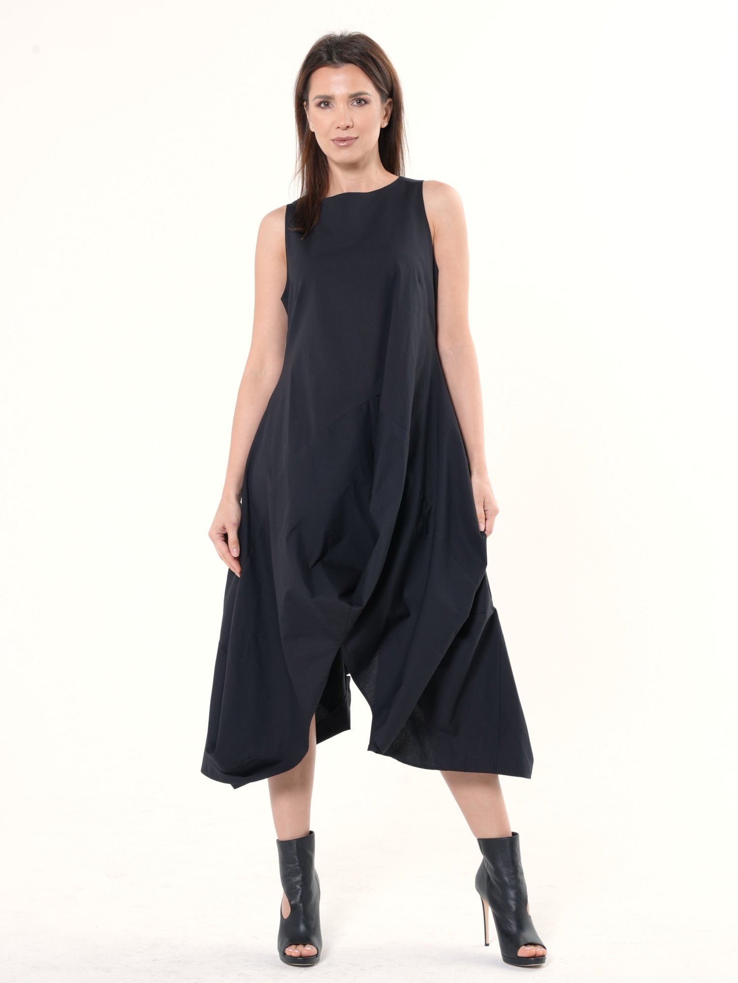 Asymmetric Sleeveless Black Dress – Metamorphoza