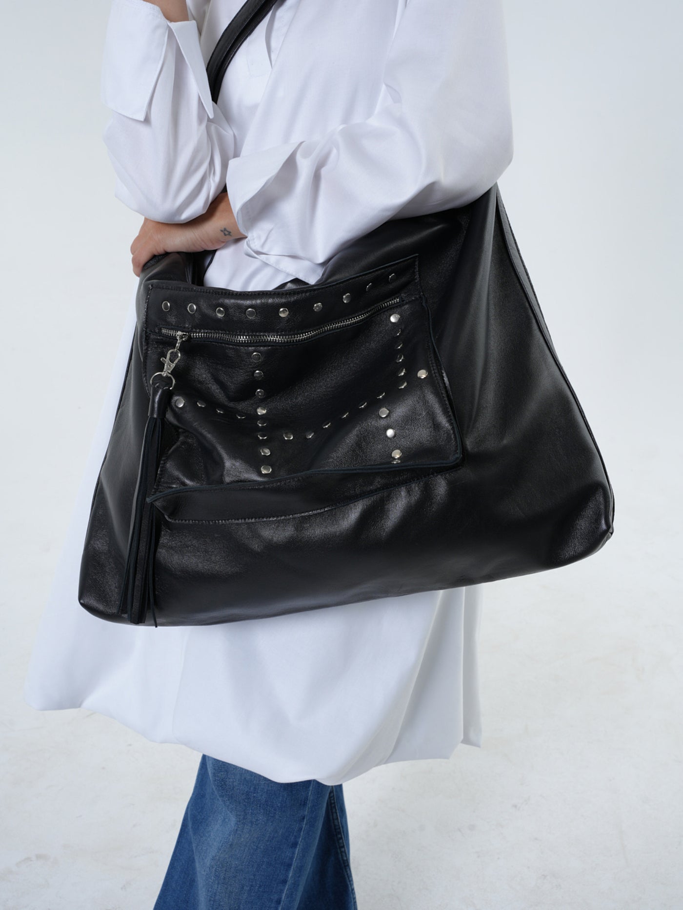 Оversized Slouchy Tote Bag In Black