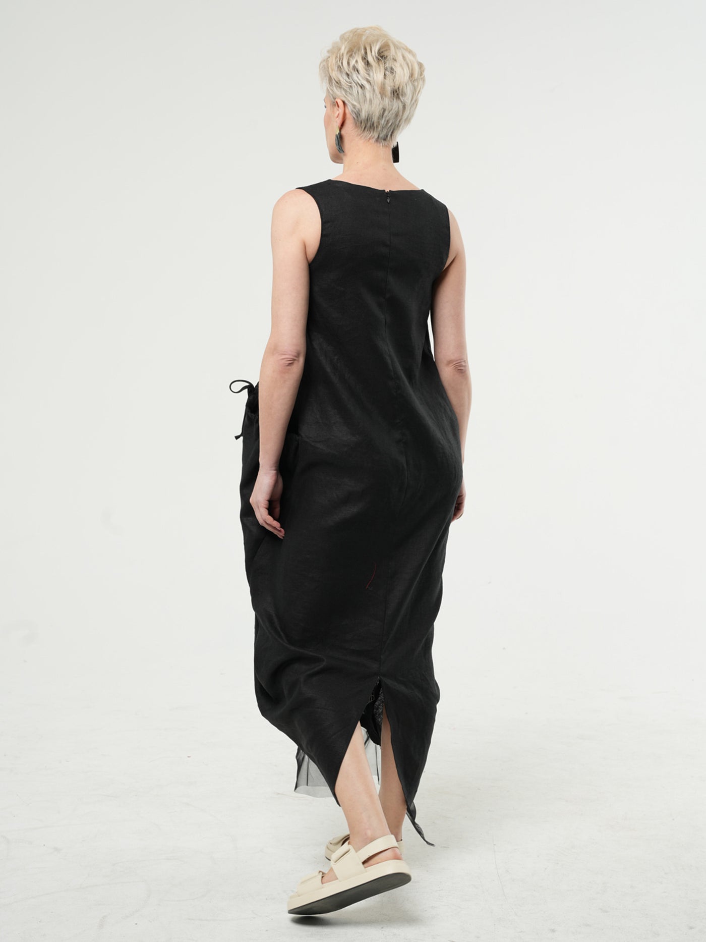 Long Linen Dress With Oversized Pockets In Black