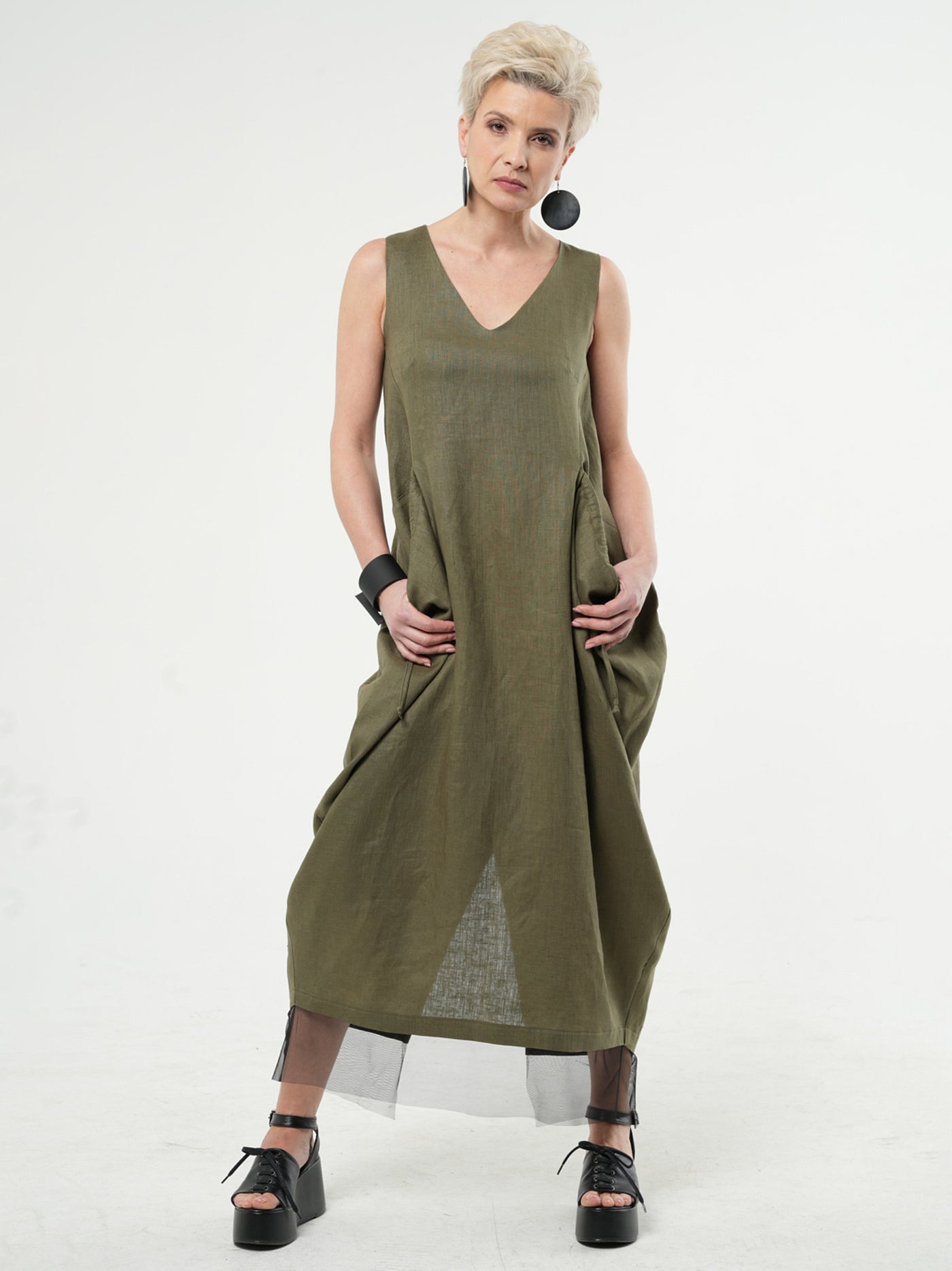 Long Linen Dress With Oversized Pockets In Khaki