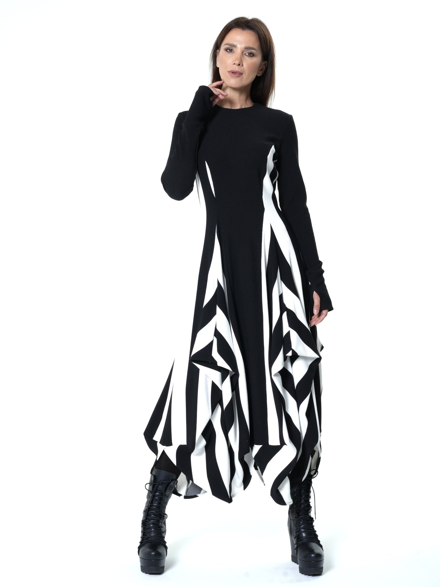 Robe longue rayée en noir et blanc