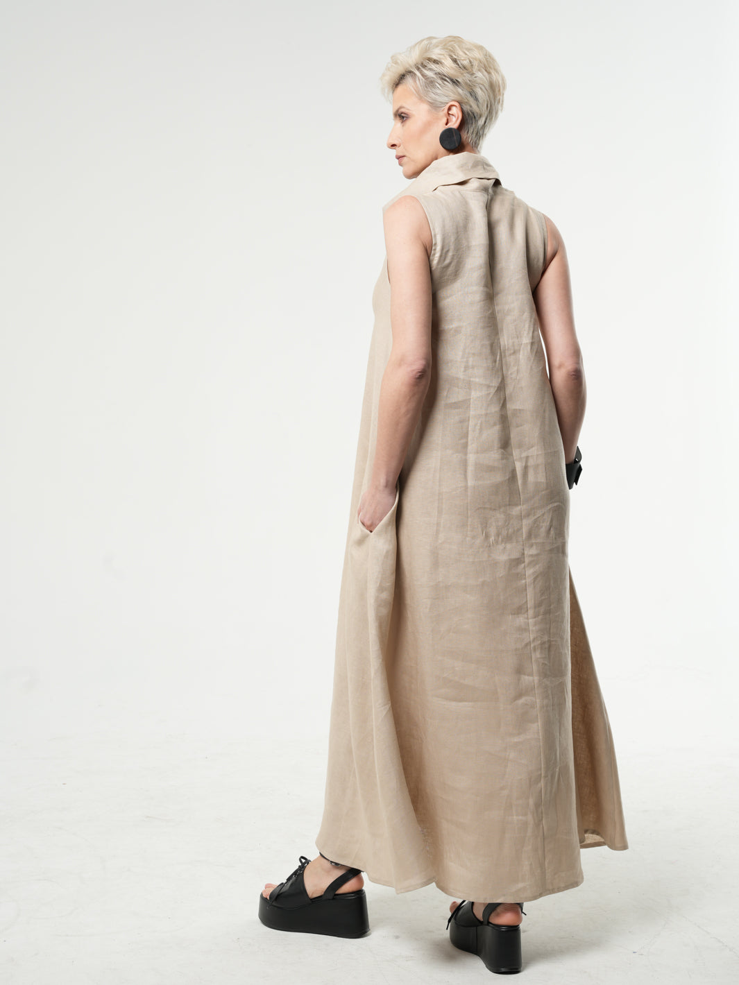 Beige Linen Maxi Dress With Large Collar – Metamorphoza
