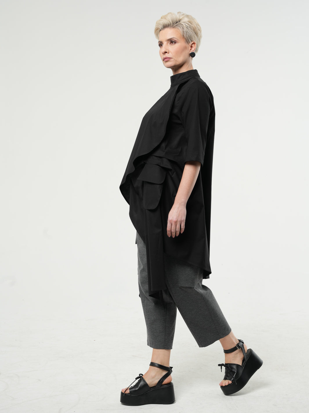 Sleeveless asymmetric tunic
