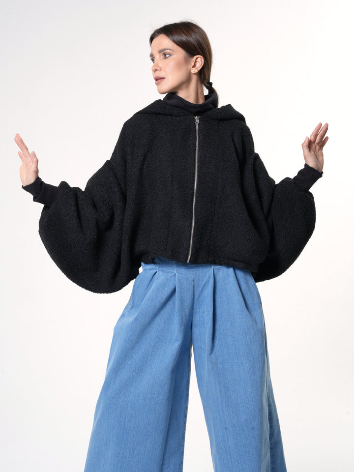 本日限定値下げ　BOUCLE SQUARE-NECK SHORT JACKET Bouclé jacket with frayed edges in navy | bugatti