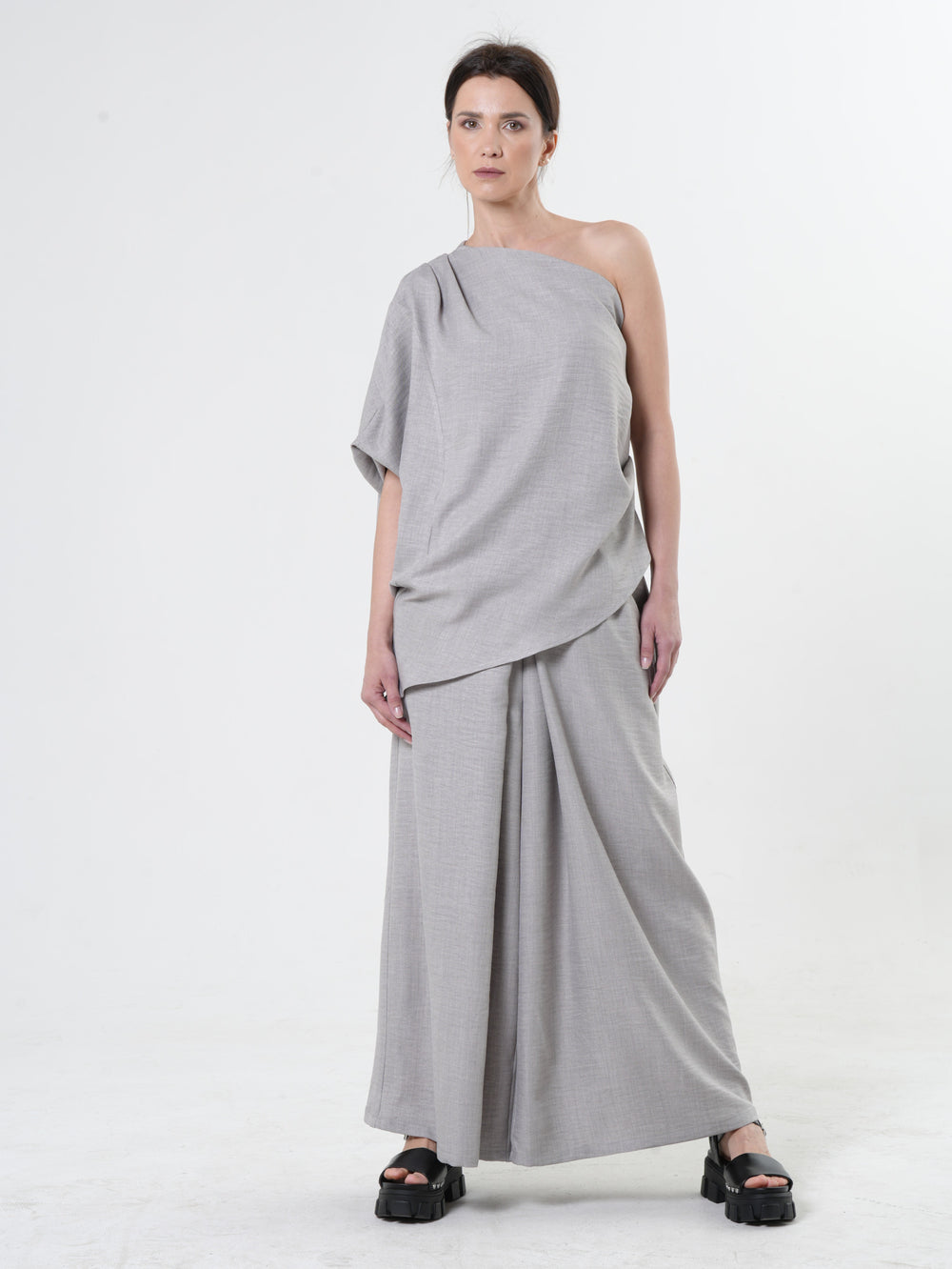 Asymmetric Open Shoulder Top In Gray