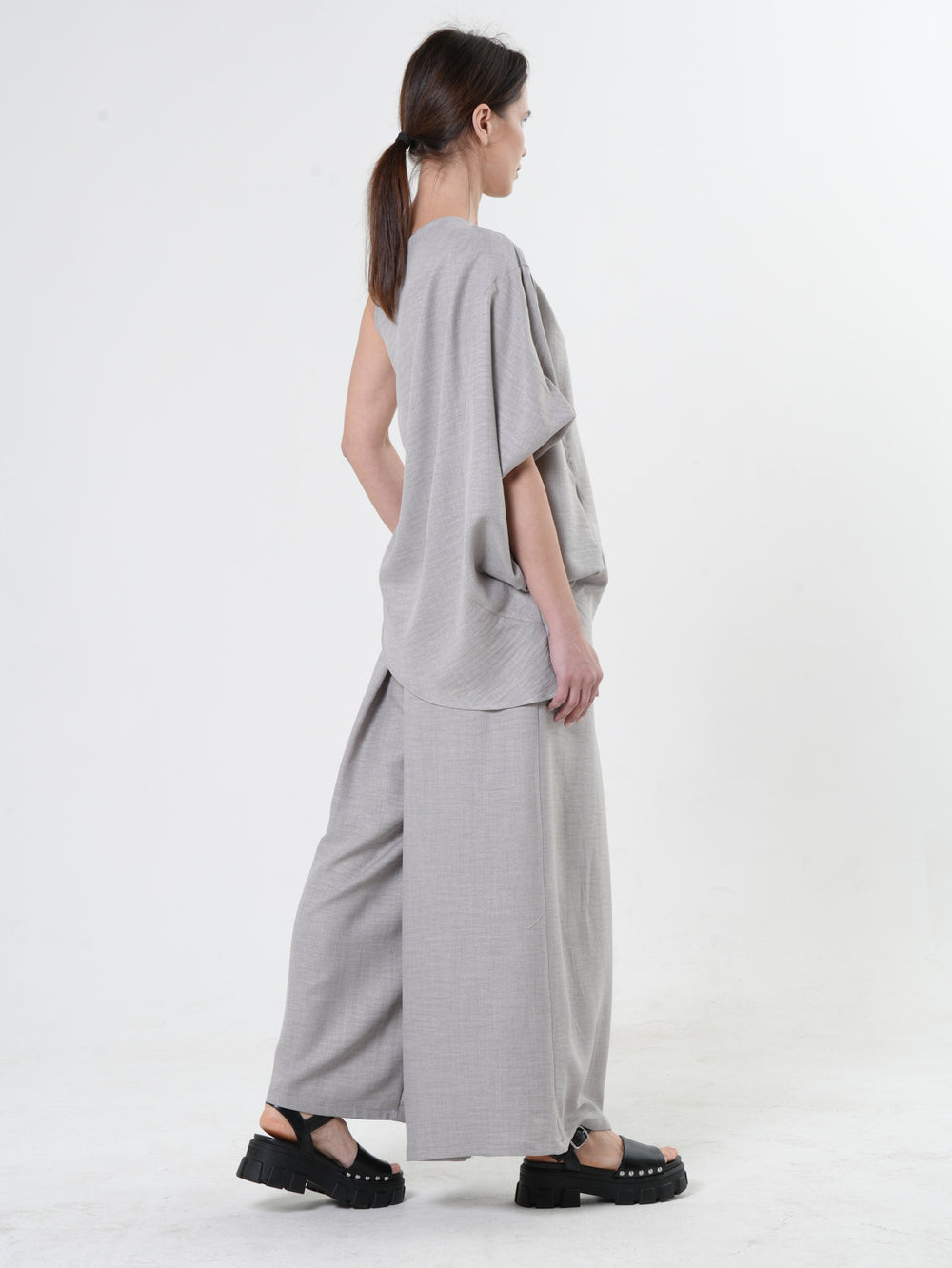 Asymmetric Open Shoulder Top In Gray