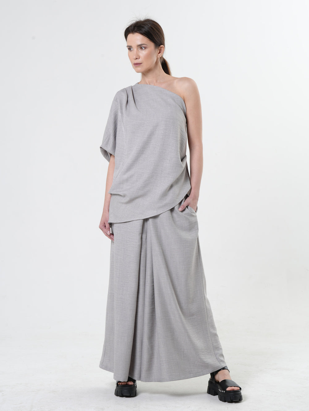 Asymmetric Open Shoulder Top In Gray
