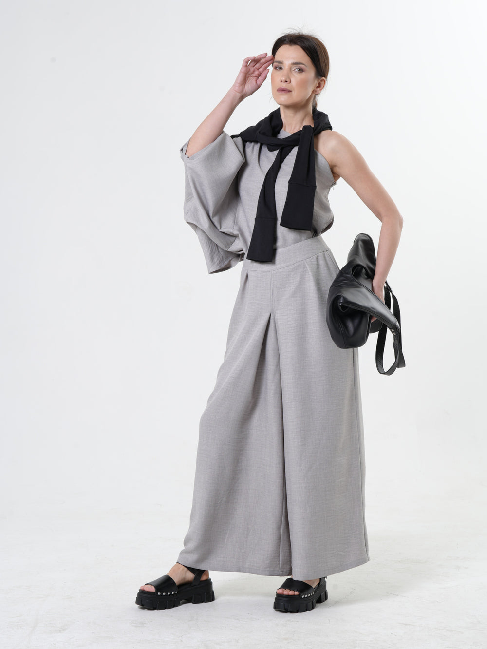 Wide-Leg Pants With Front Pleats In Gray