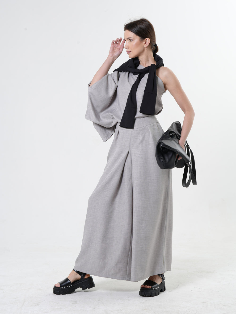 Wide-Leg Pants With Front Pleats In Gray