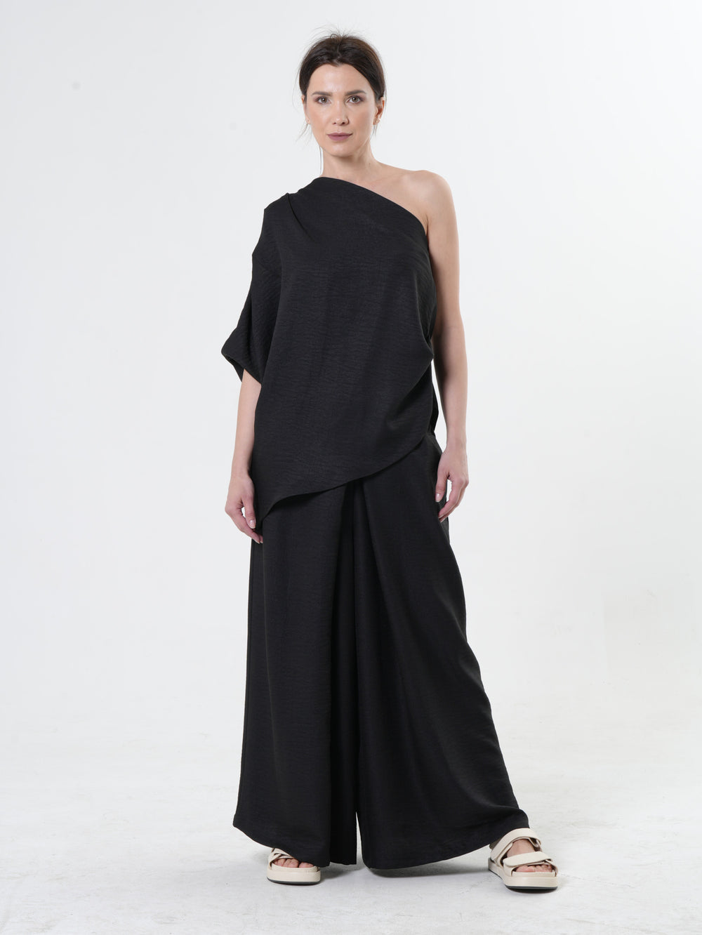 Asymmetric Open Shoulder Top In Gray