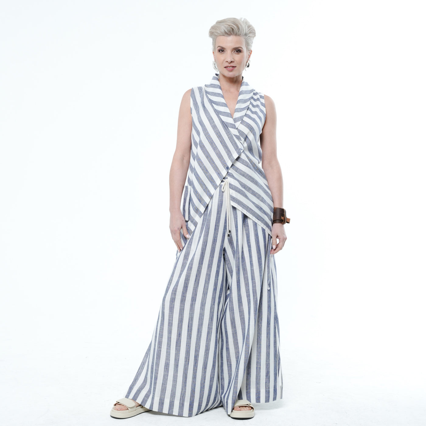 Sleeveless Top In White And Blue Stripes