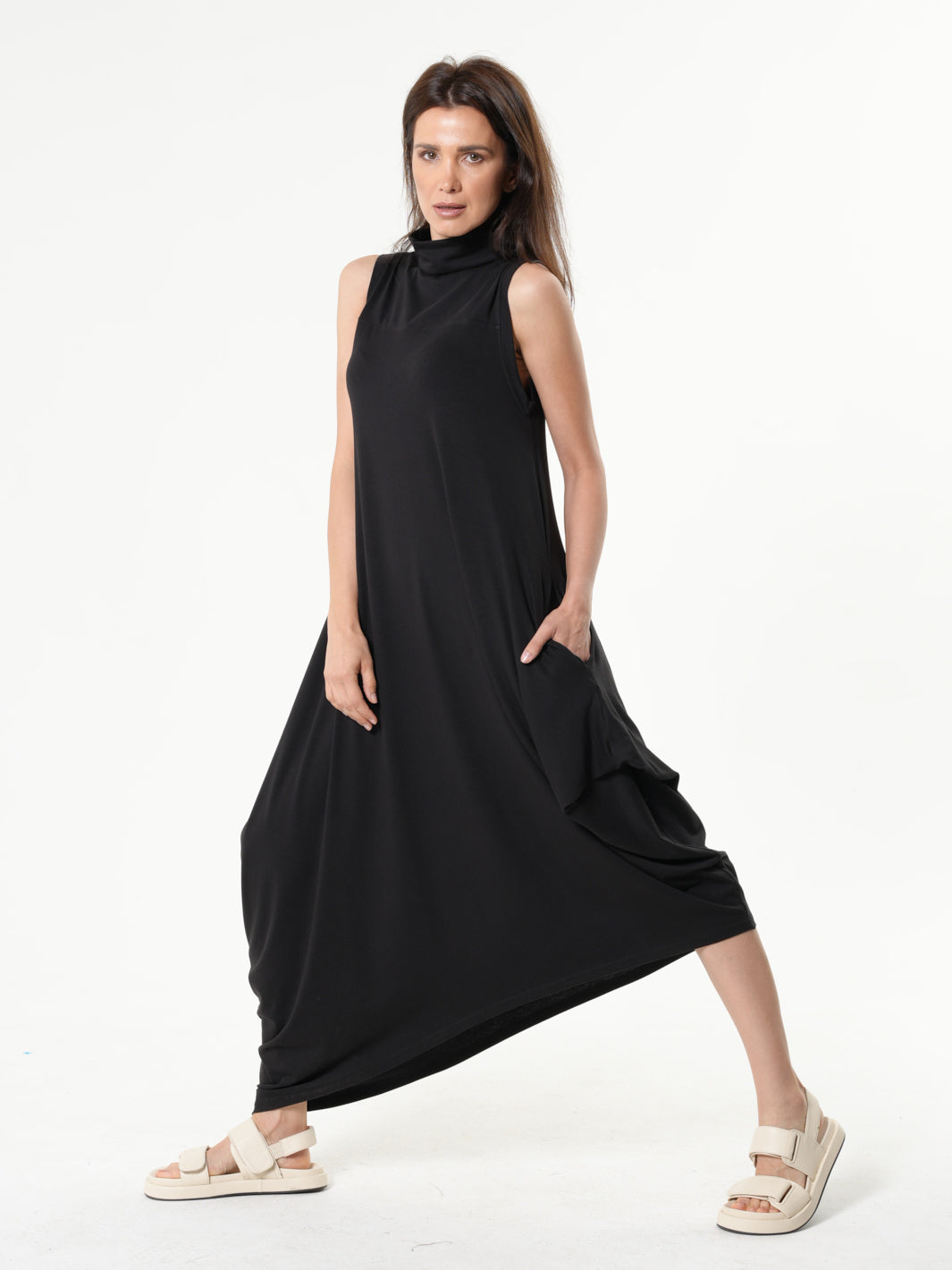 Sleeveless Cotton Dress In Black – Metamorphoza