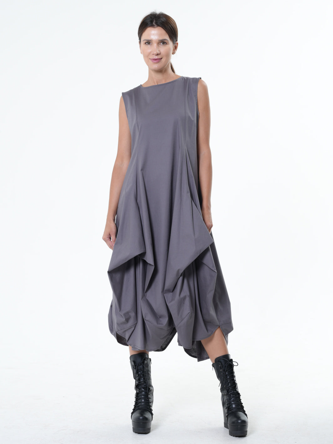 Sleeveless Gray Dress With Drappings