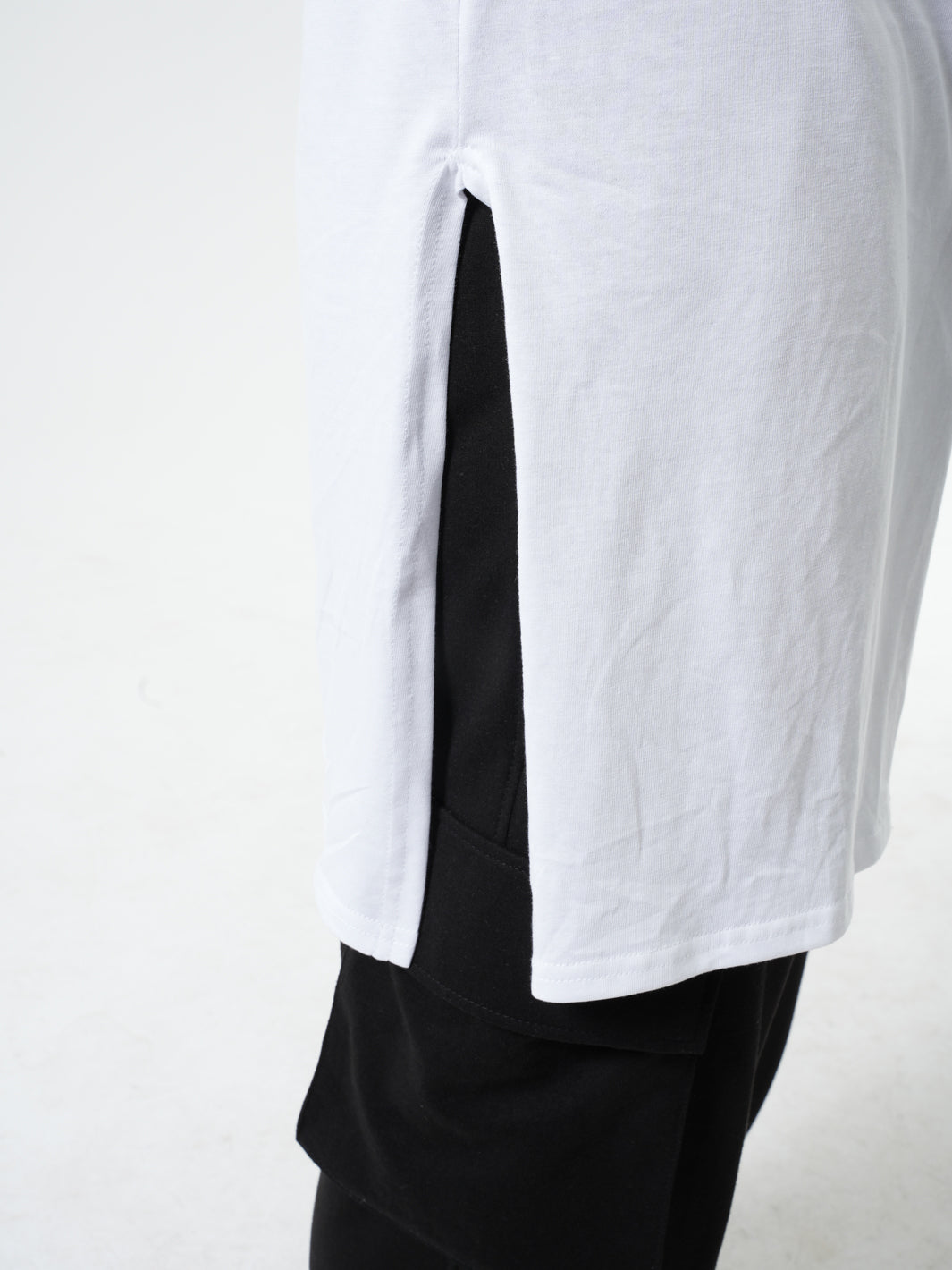 Asymmetrical T-shirt in White – Metamorphoza