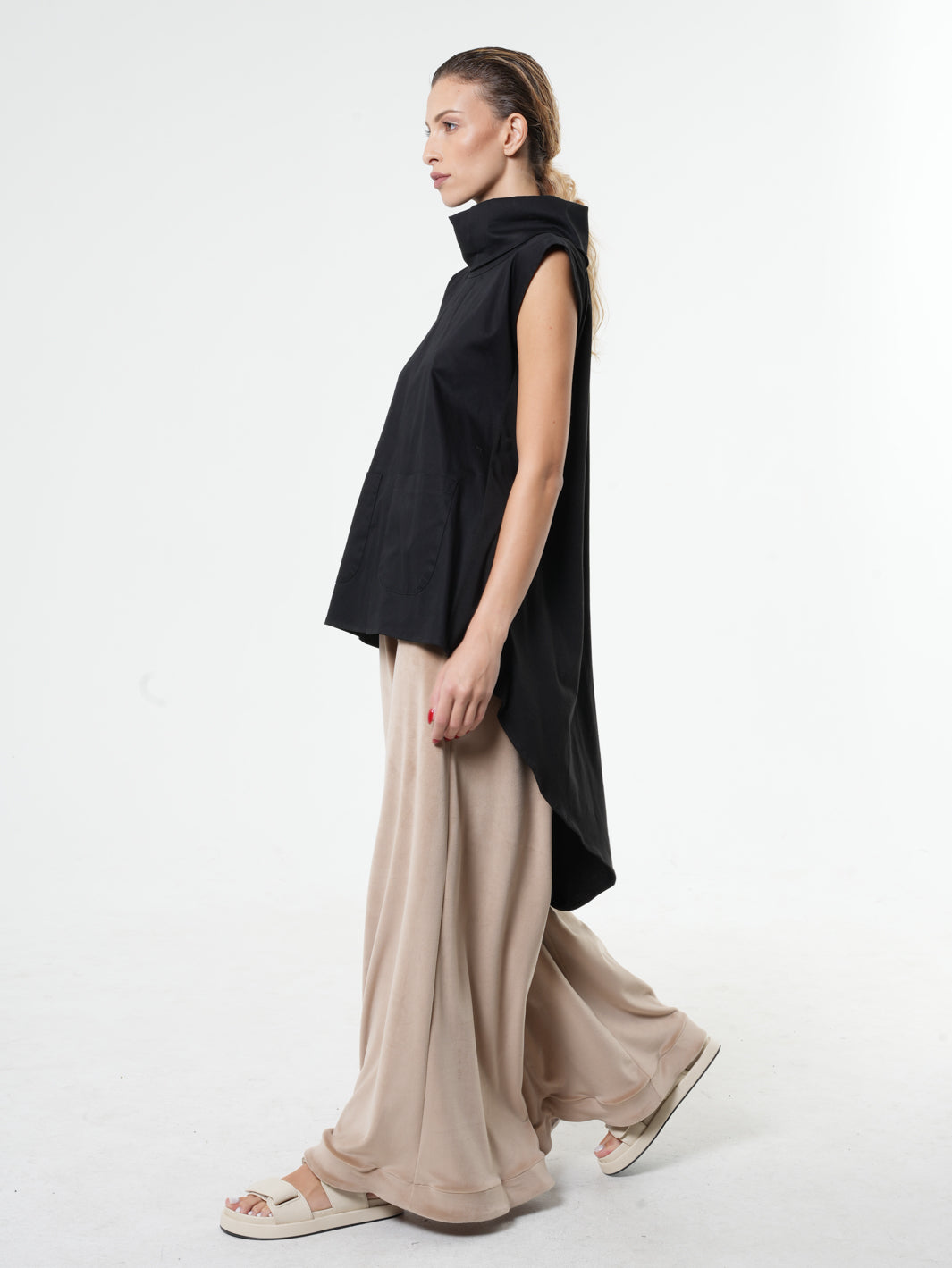 Asymmetric Tunic With Open Back In Black – Metamorphoza