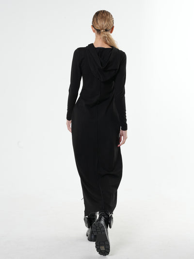 Asimetrična crna haljina s kapuljačom