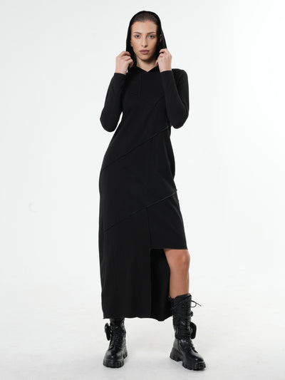 Асимметричное черное платье с капюшоном