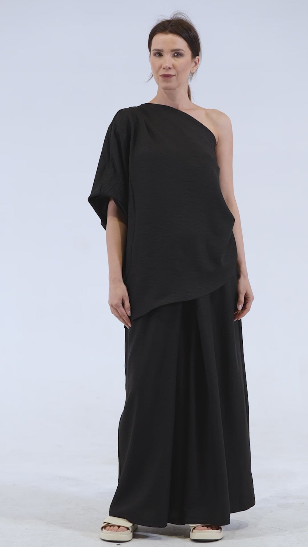 Wide-Leg Pants With Front Pleats In Gray