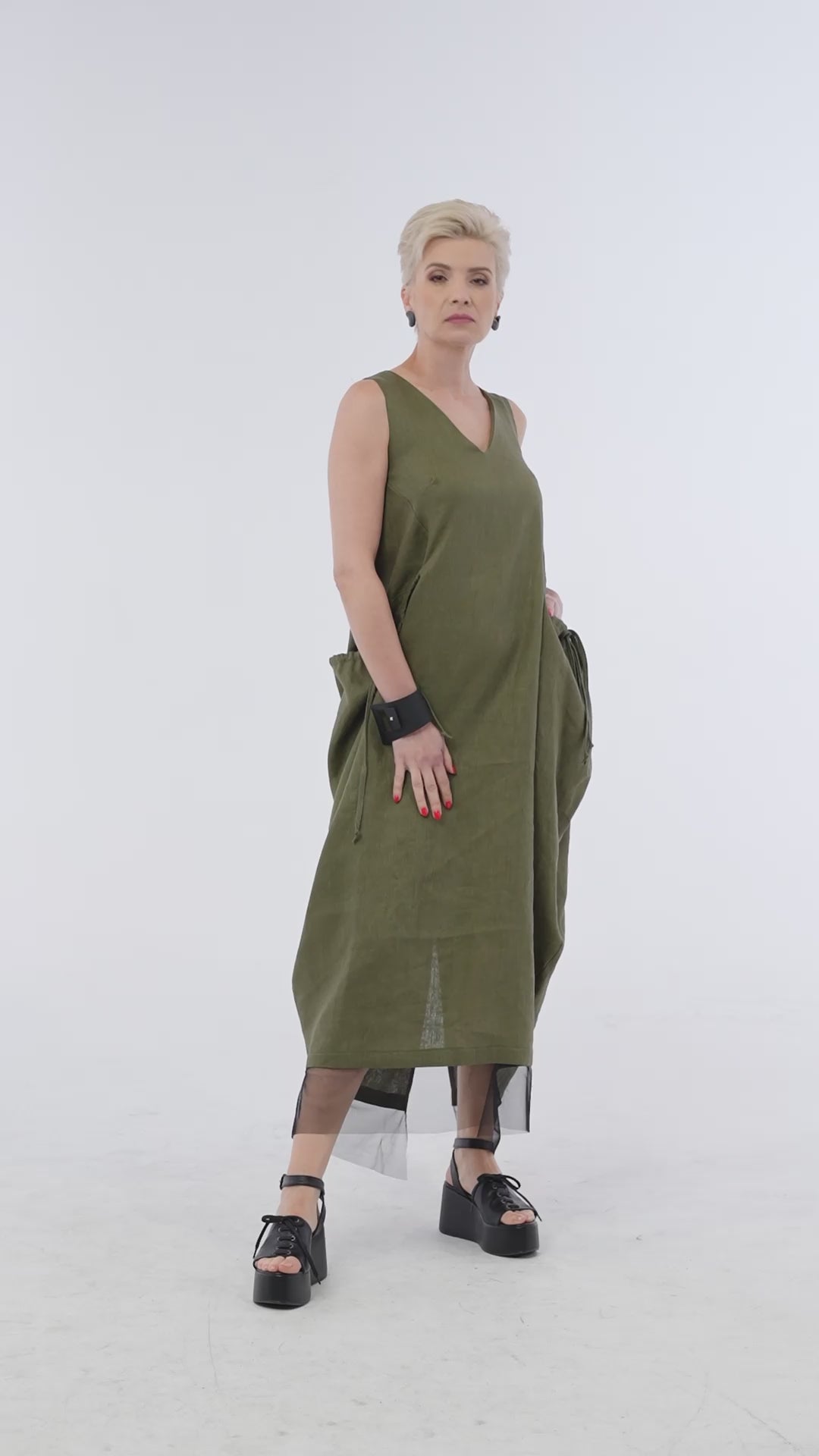 Long Linen Dress With Oversized Pockets In Khaki
