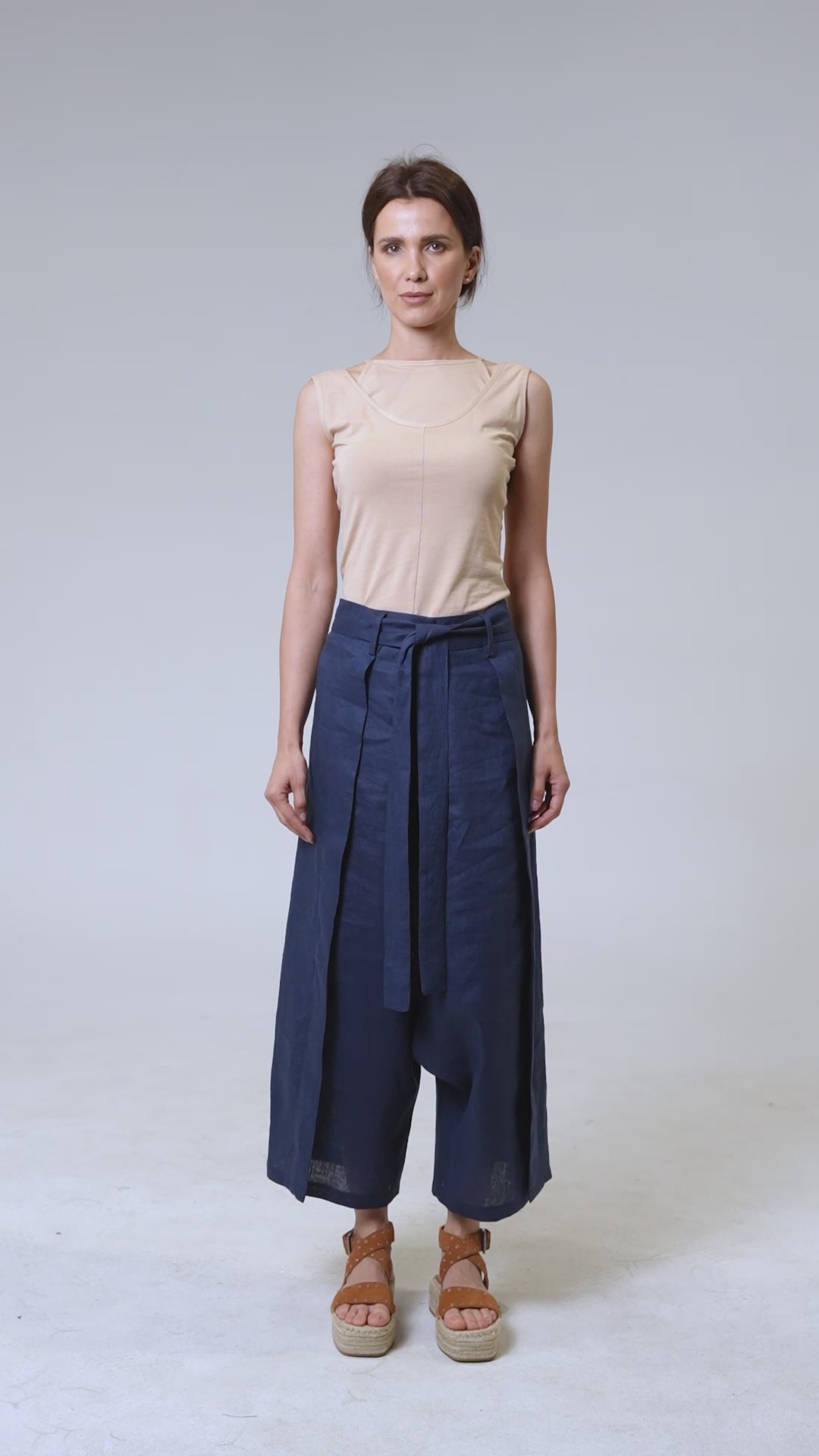 Linen Drop-Crotch Pants In Black