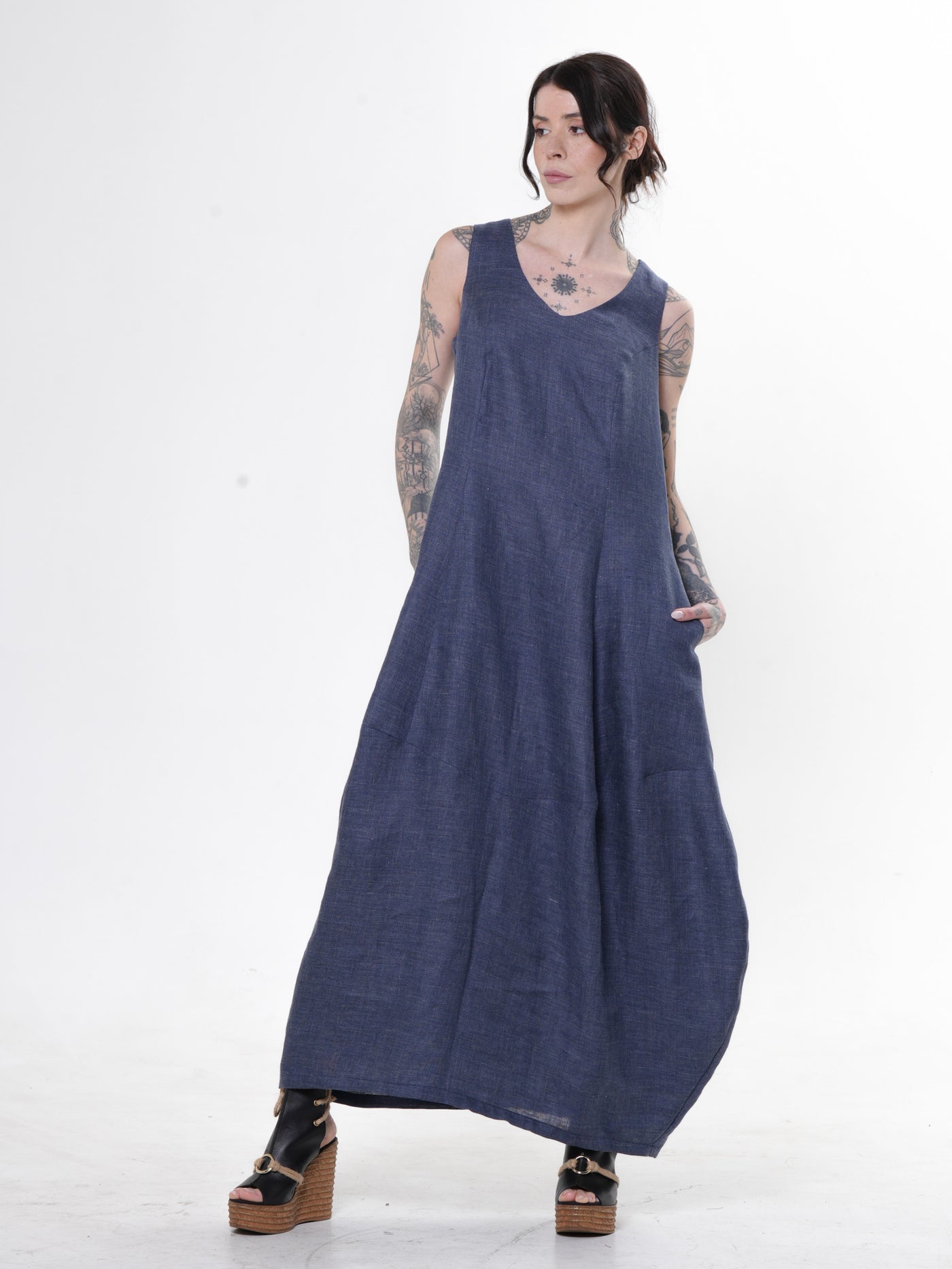 balloon denim dress Linen – Metamorphoza Color:Sky Blue Bouquet How to Style Modest Friday13-March26 L 34.6 15.6 42.5