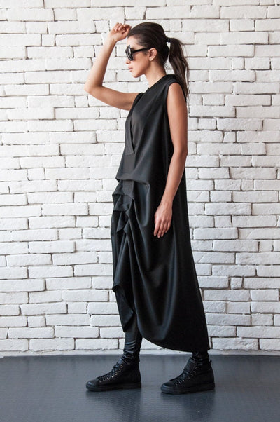SLEEVELESS BLACK DRESS WITH DRAPPING