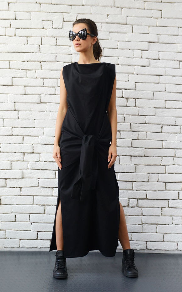 Long Black Dress With Fron Tie